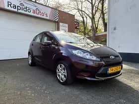 Ford Fiesta (2010) thumbnail 8