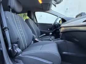 Renault Mégane (2013) thumbnail 11