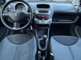 Toyota Aygo (2006) thumbnail 12