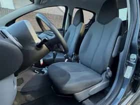 Toyota Aygo (2006) thumbnail 9