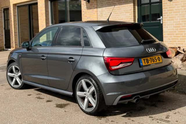 Audi A1 (2018) thumbnail 4