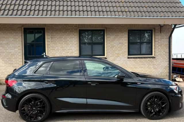 Audi A3 (2021) thumbnail 2