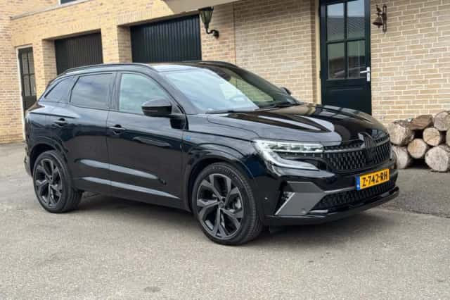 Renault Austral (2023) thumbnail 1