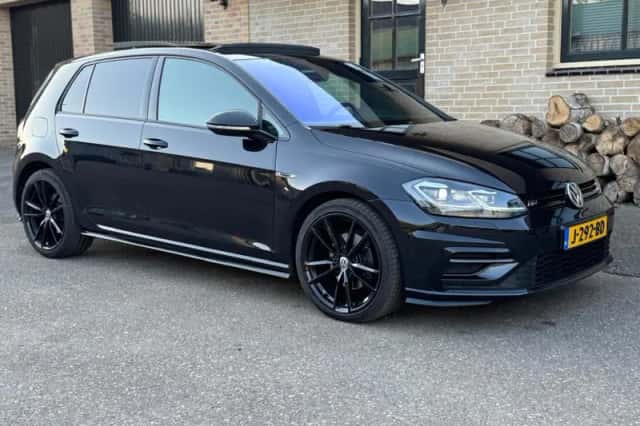 Volkswagen Golf (2018) thumbnail 1