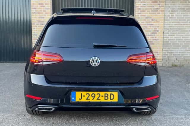 Volkswagen Golf (2018) thumbnail 6