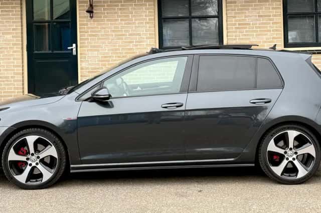Volkswagen Golf (2015) thumbnail 3