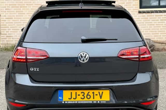 Volkswagen Golf (2015) thumbnail 6