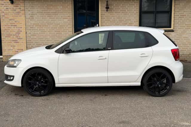 Volkswagen Polo (2011) thumbnail 3