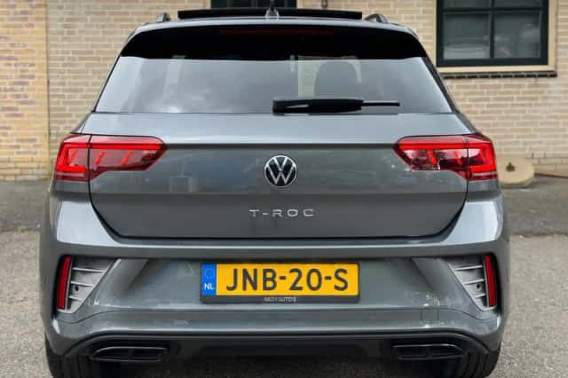 Volkswagen T-Roc (2022) thumbnail 2