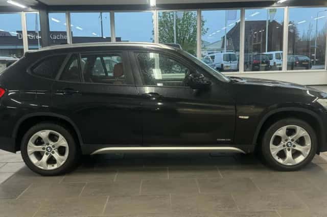 BMW X1 (2010) thumbnail 3