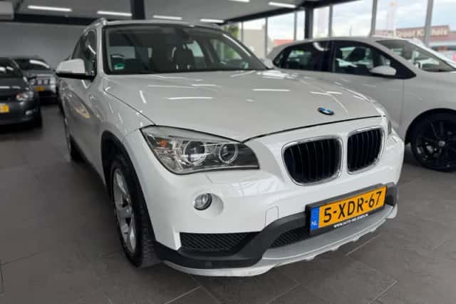 BMW X1 (2014) thumbnail 3