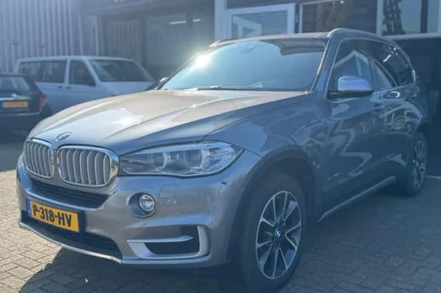 BMW X5 (2016) thumbnail 1