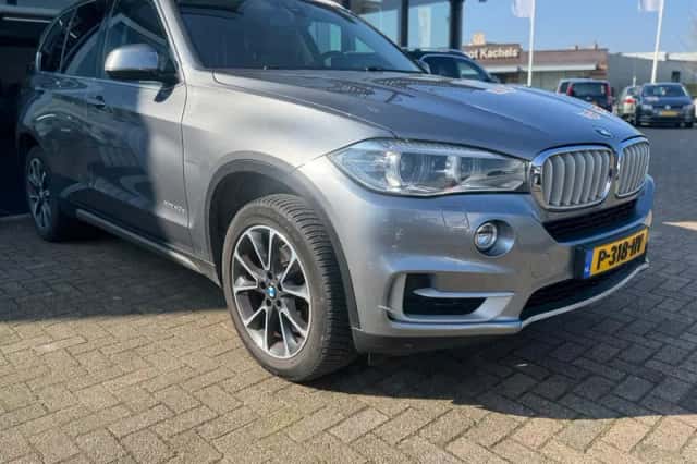 BMW X5 (2016) thumbnail 3