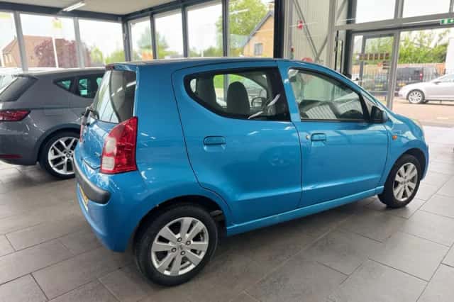 Nissan Pixo (2012) thumbnail 4