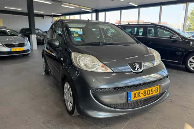 Peugeot 107 (2006) thumbnail 3