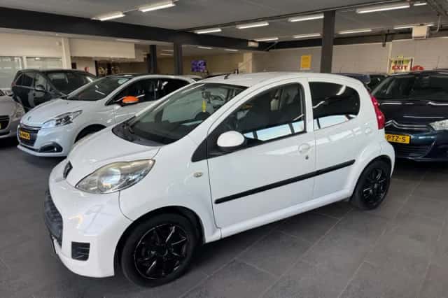 Peugeot 107 (2010) thumbnail 3