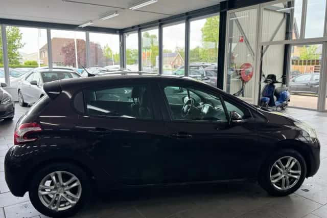 Peugeot 208 (2012) thumbnail 4