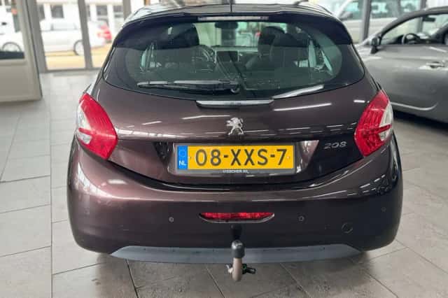 Peugeot 208 (2012) thumbnail 6