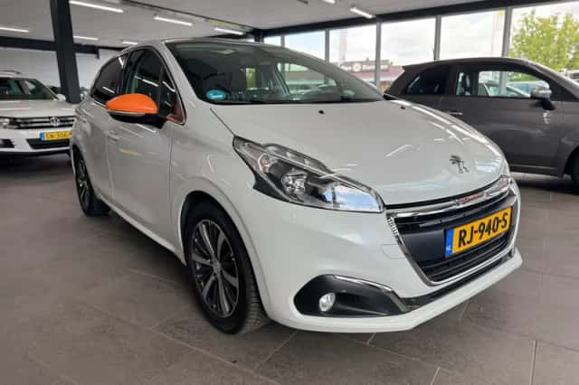 Peugeot 208 (2016) thumbnail 3