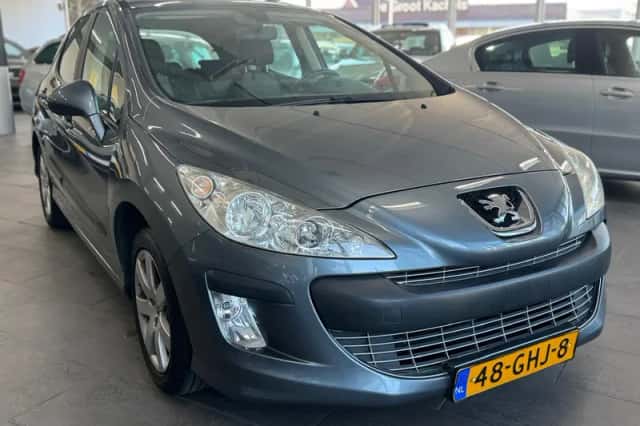 Peugeot 308 (2008) thumbnail 3