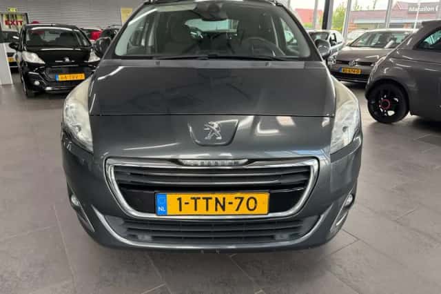 Peugeot 5008 (2014) thumbnail 2