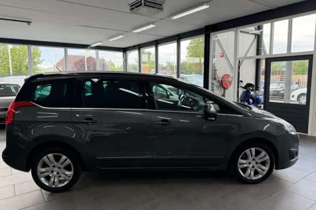 Peugeot 5008 (2014) thumbnail 4