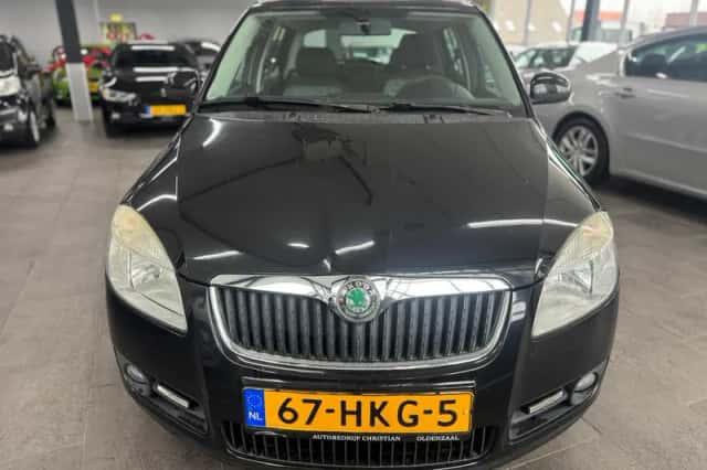 Škoda Fabia (2009) thumbnail 2
