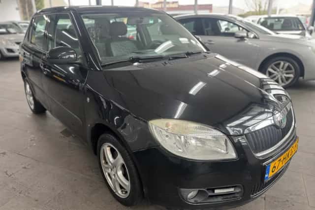 Škoda Fabia (2009) thumbnail 3