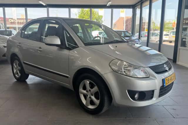 Suzuki SX4 (2009) thumbnail 3