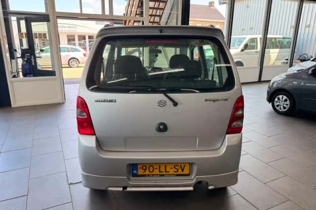 Suzuki Wagon R+ (2003) thumbnail 6