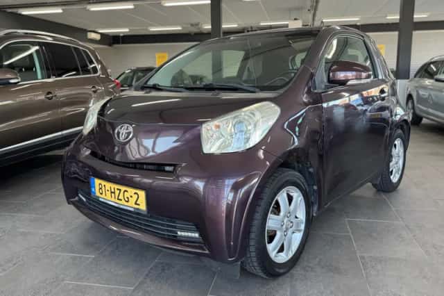 Toyota IQ (2009) thumbnail 1