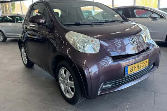 Toyota IQ (2009) thumbnail 3
