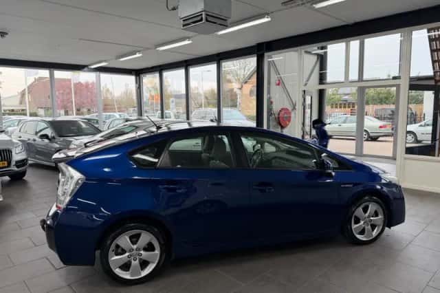 Toyota Prius (2010) thumbnail 4