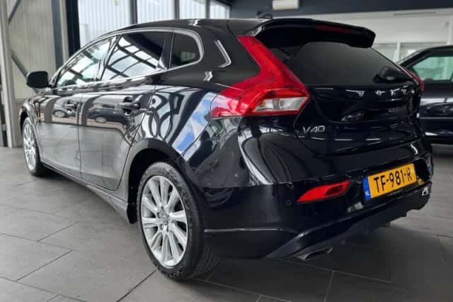 Volvo V40 (2015) thumbnail 5