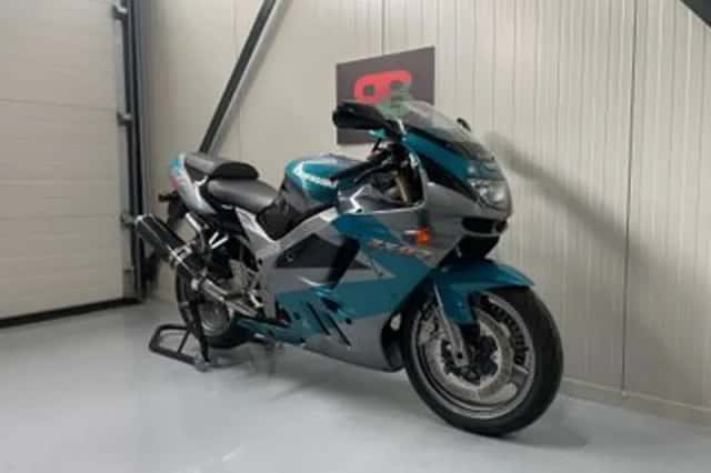 KAWASAKI ZX (1994) thumbnail 2