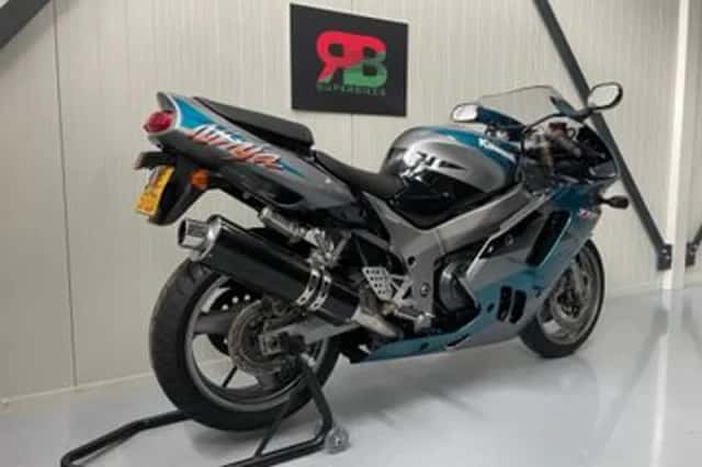 KAWASAKI ZX (1994) thumbnail 3
