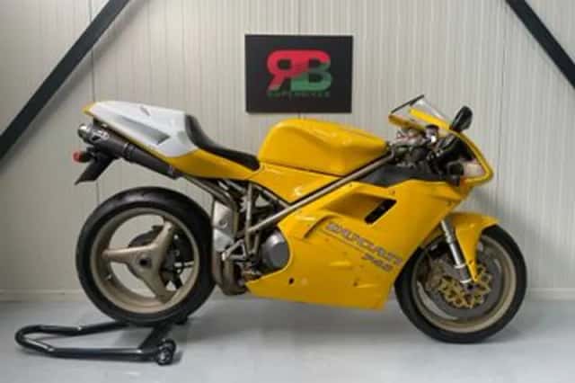 DUCATI 748 (1997) thumbnail 1