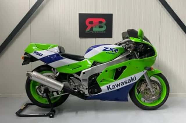 KAWASAKI ZXR (1990) thumbnail 1