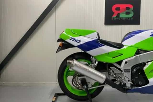 KAWASAKI ZXR (1990) thumbnail 5