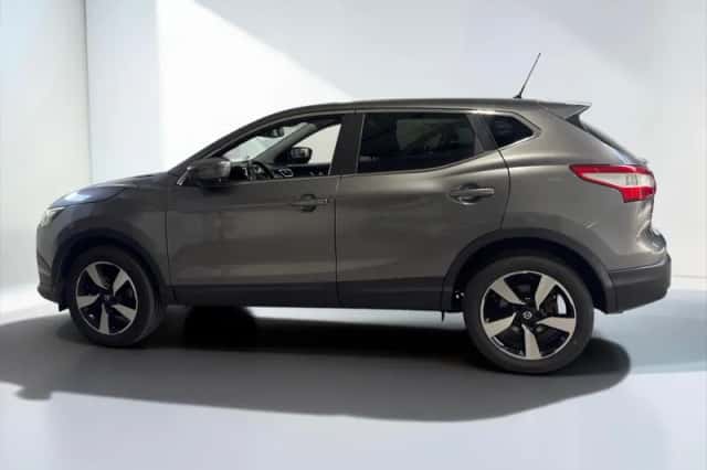 Nissan Qashqai (2017) thumbnail 5