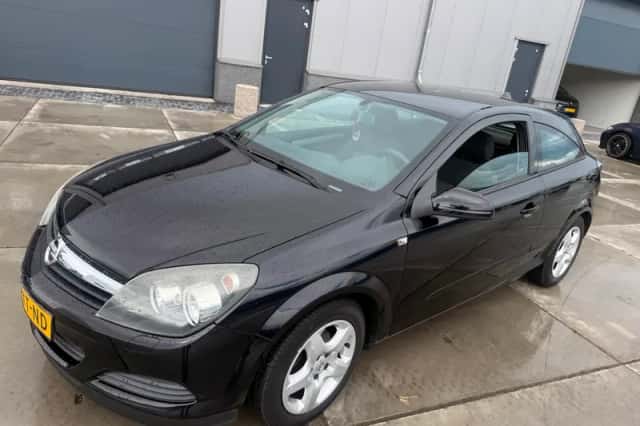 Opel Astra GTC (2007) thumbnail 6