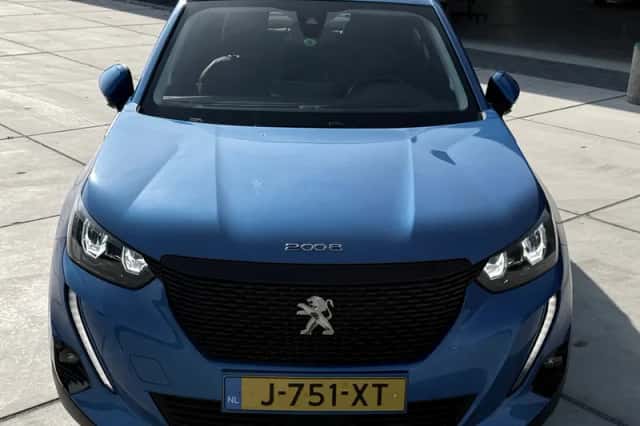 Peugeot 2008 (2020) thumbnail 2