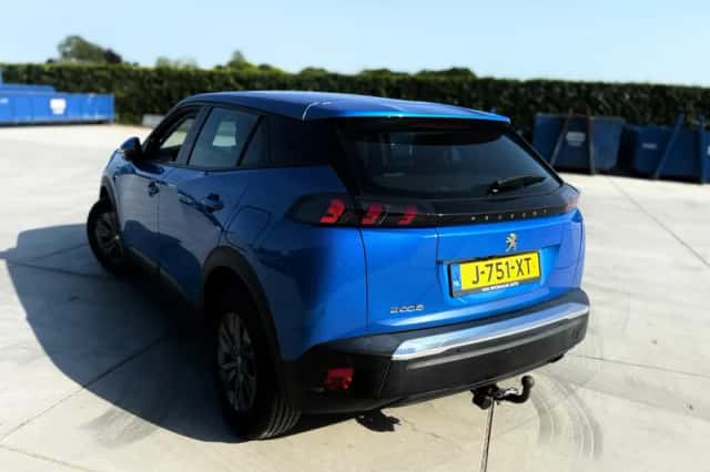 Peugeot 2008 (2020) thumbnail 3