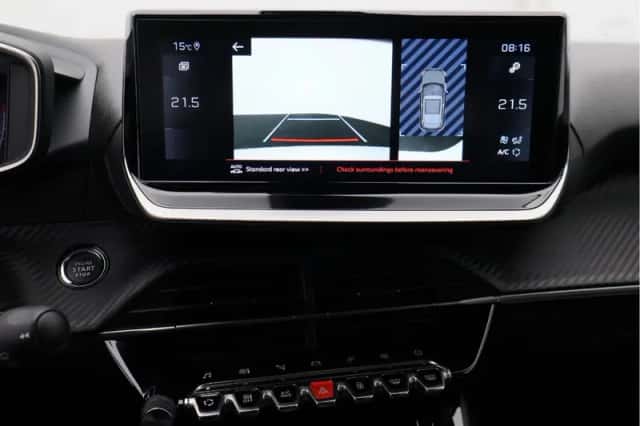 Peugeot 2008 (2021) thumbnail 2
