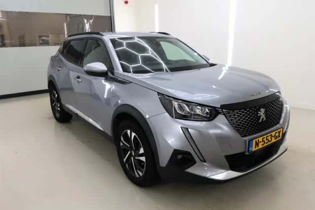 Peugeot 2008 (2021) thumbnail 3