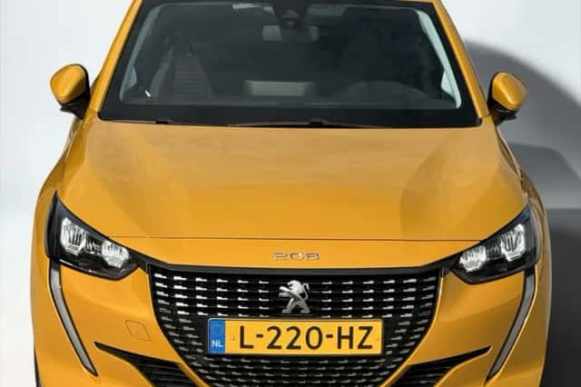 Peugeot 208 (2021) thumbnail 3
