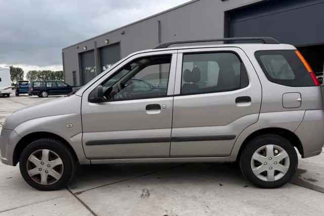 Suzuki Ignis (2004) thumbnail 2