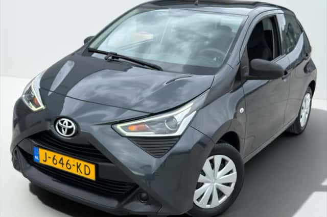 Toyota Aygo (2020) thumbnail 1