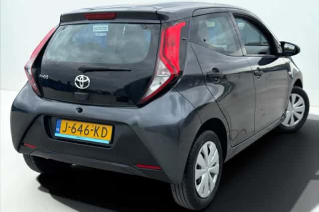 Toyota Aygo (2020) thumbnail 4