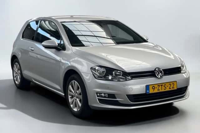 Volkswagen Golf (2015) thumbnail 2